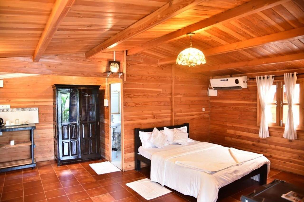 Paes Pearl Beach Villa Baga Exterior photo